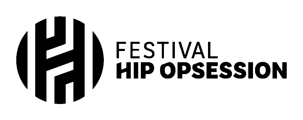 Logo du Hip Opsession Festival : typographie noire stylisée en majuscules, formant les mots "HIP OPSESSION". Les lettres sont anguleuses et graphiques, évoquant l’univers urbain, contemporain et dynamique du hip-hop.
