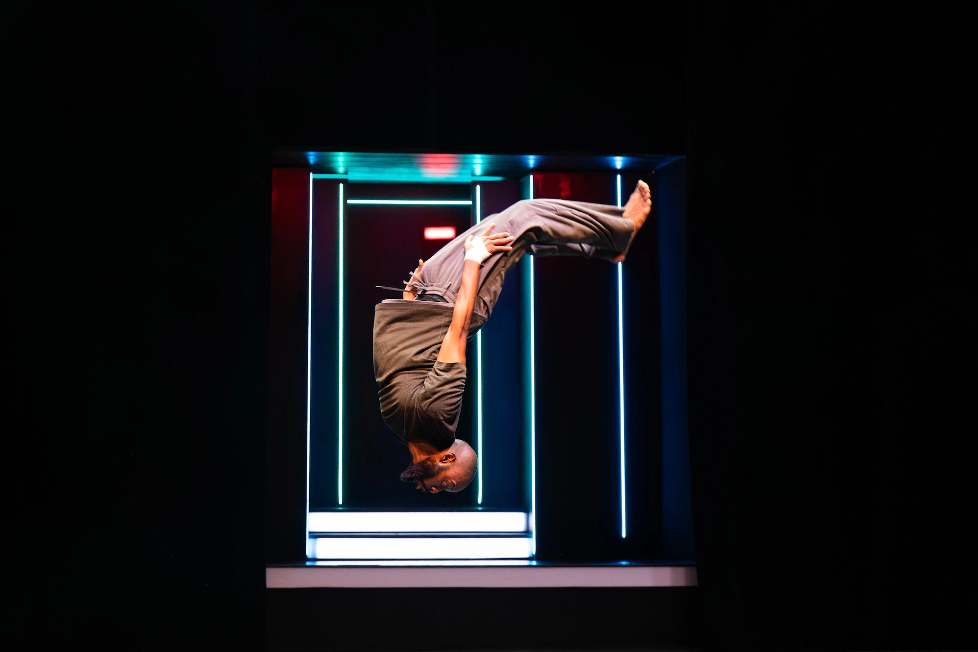 Dancer from Amladianore Compagnie during DUB show