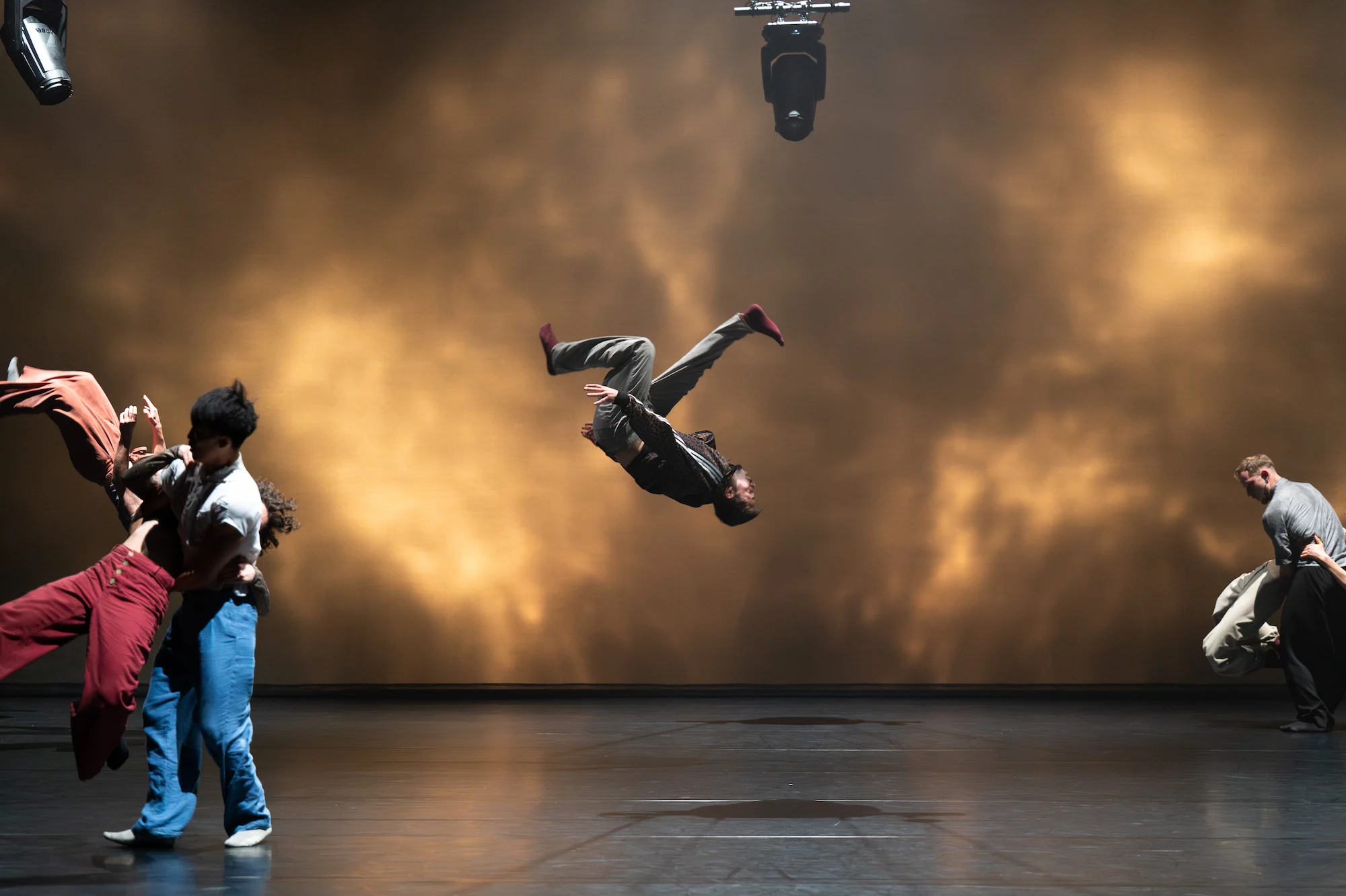 Dancers during the show Enso-Boléro at Grand R La Roche sur Yon